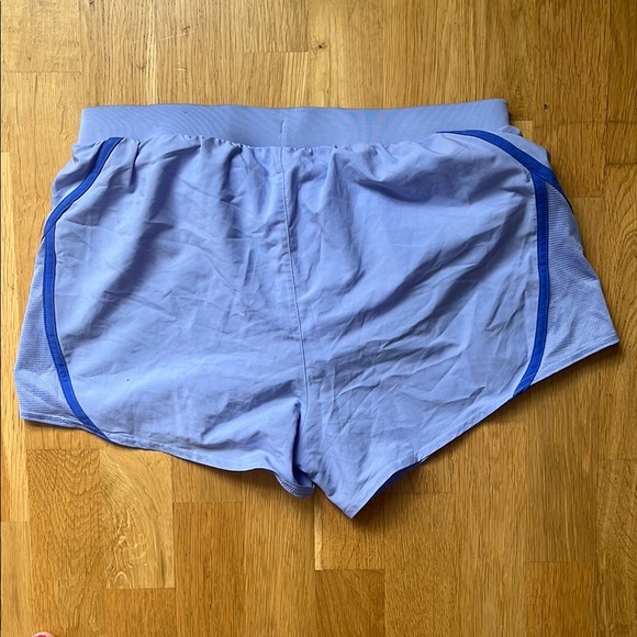 Under Armour Black and White Athletic Shorts Performance Fit - Picture 6 of 7